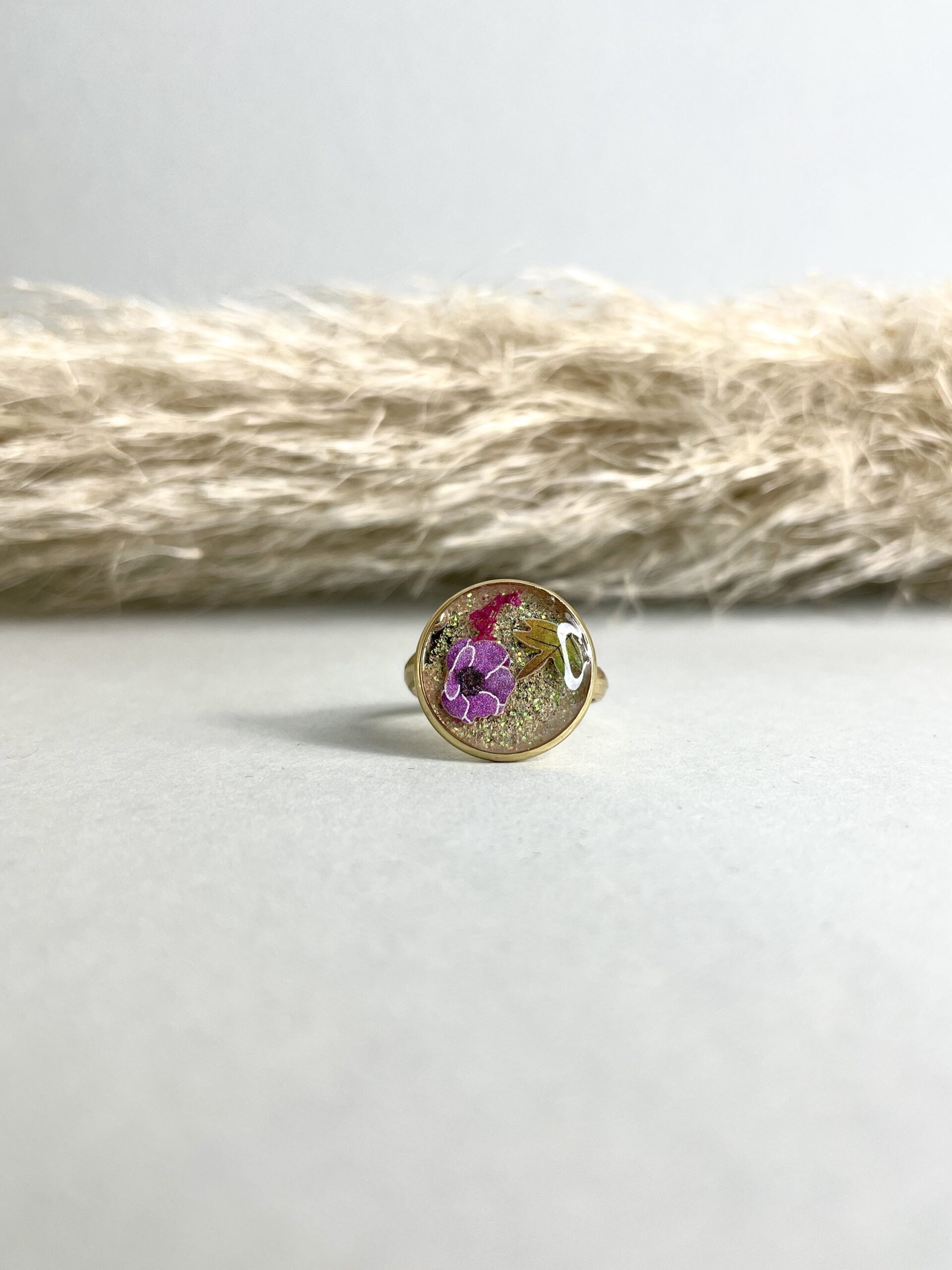 Verstellbarer Ring mit Blumen