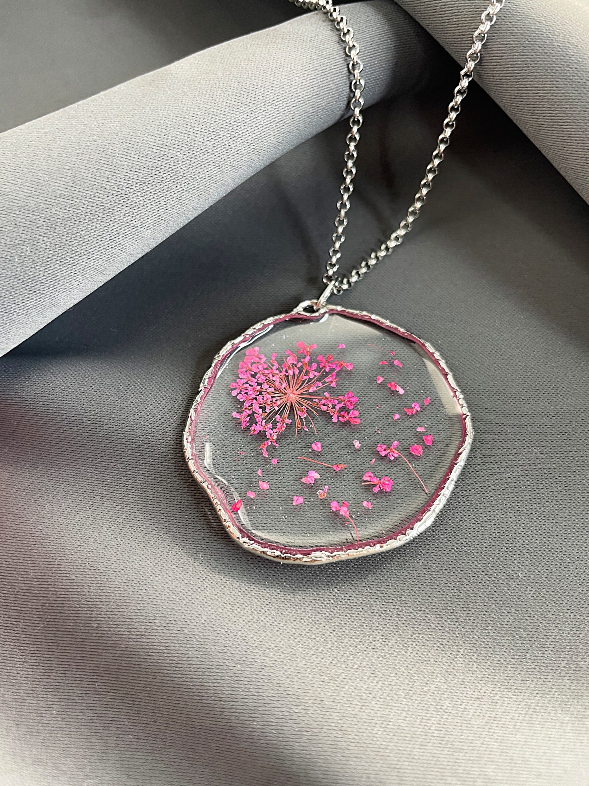 Handgemachte  Rosa Blumenkette