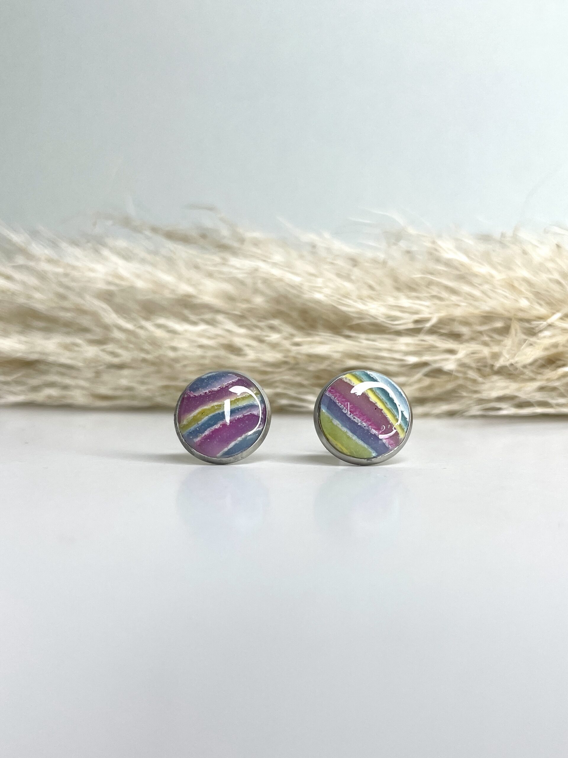 kleine bunte runde Ohrstecker