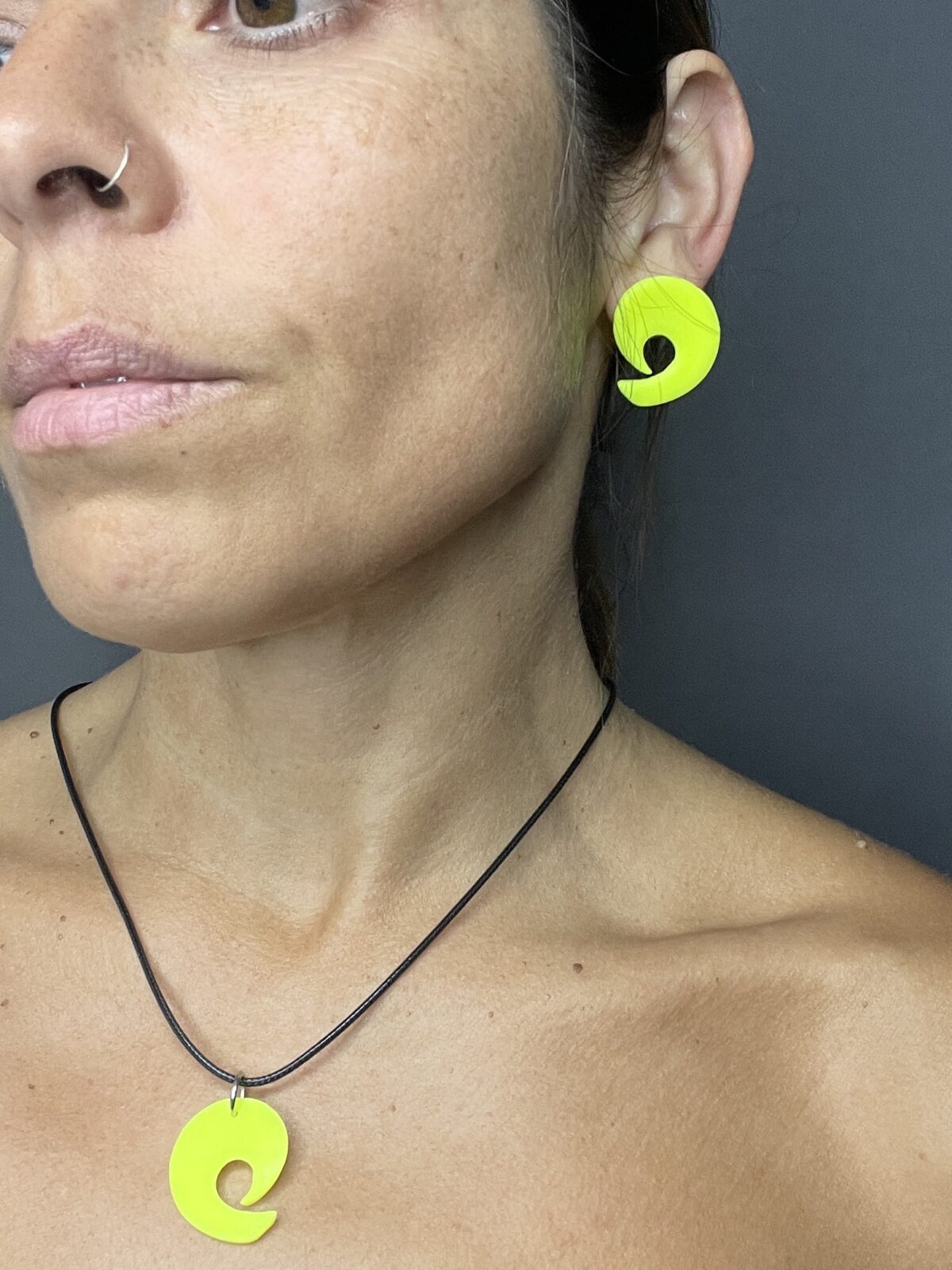 Neon Ohrstecker – Bild 4