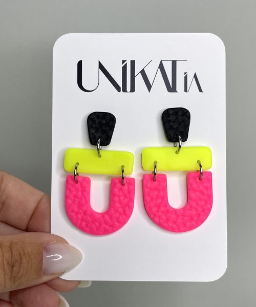 Ohrschmuck in Neonfarben