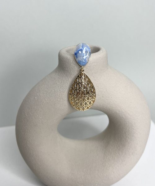 Eleganter Tropfenohrring in Blautönen